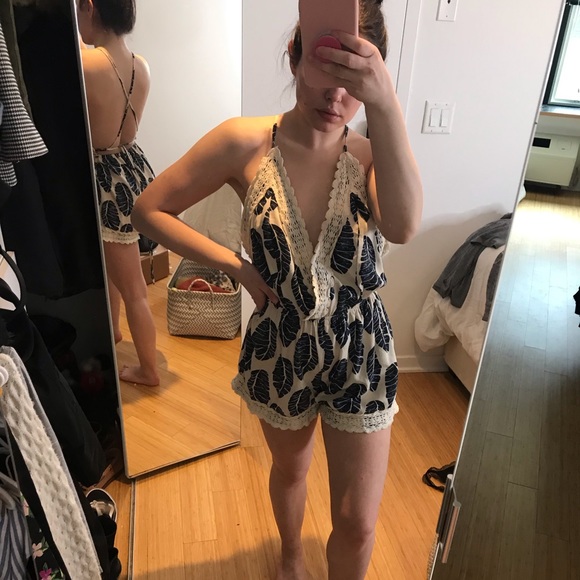 Leaf Design Open Back Strappy Romper - Picture 2 of 3